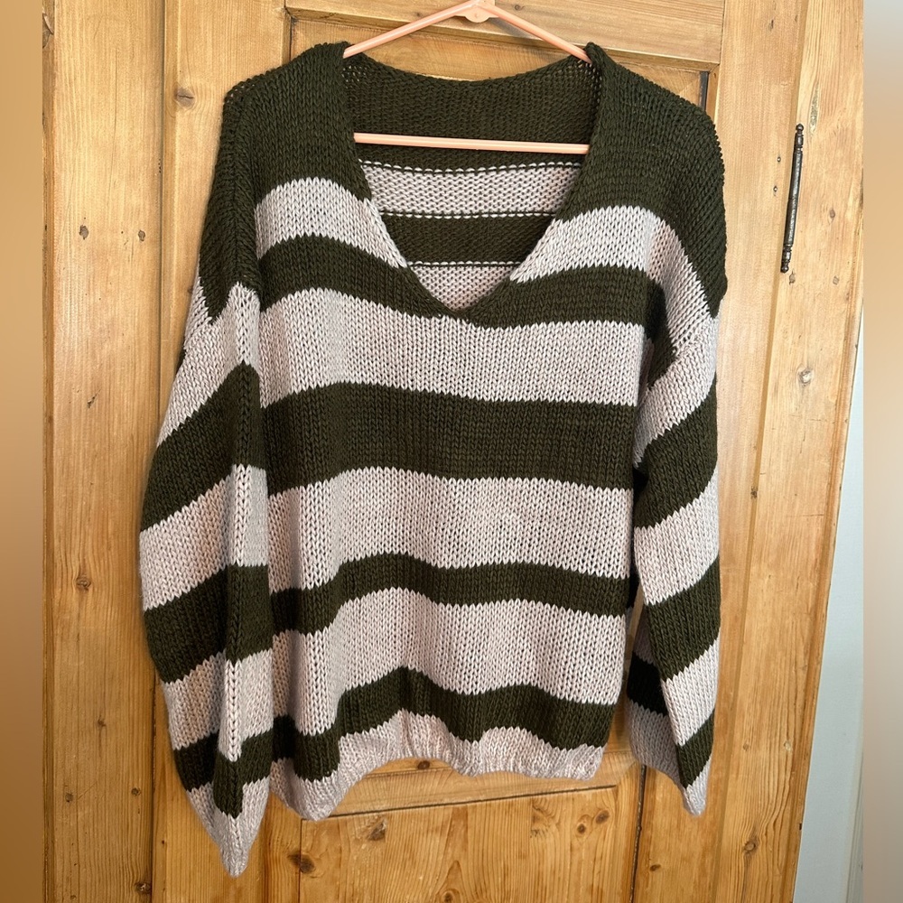Loose Knit V Neck Sweater Boutique No Name Sz Large Aran & Green Striped